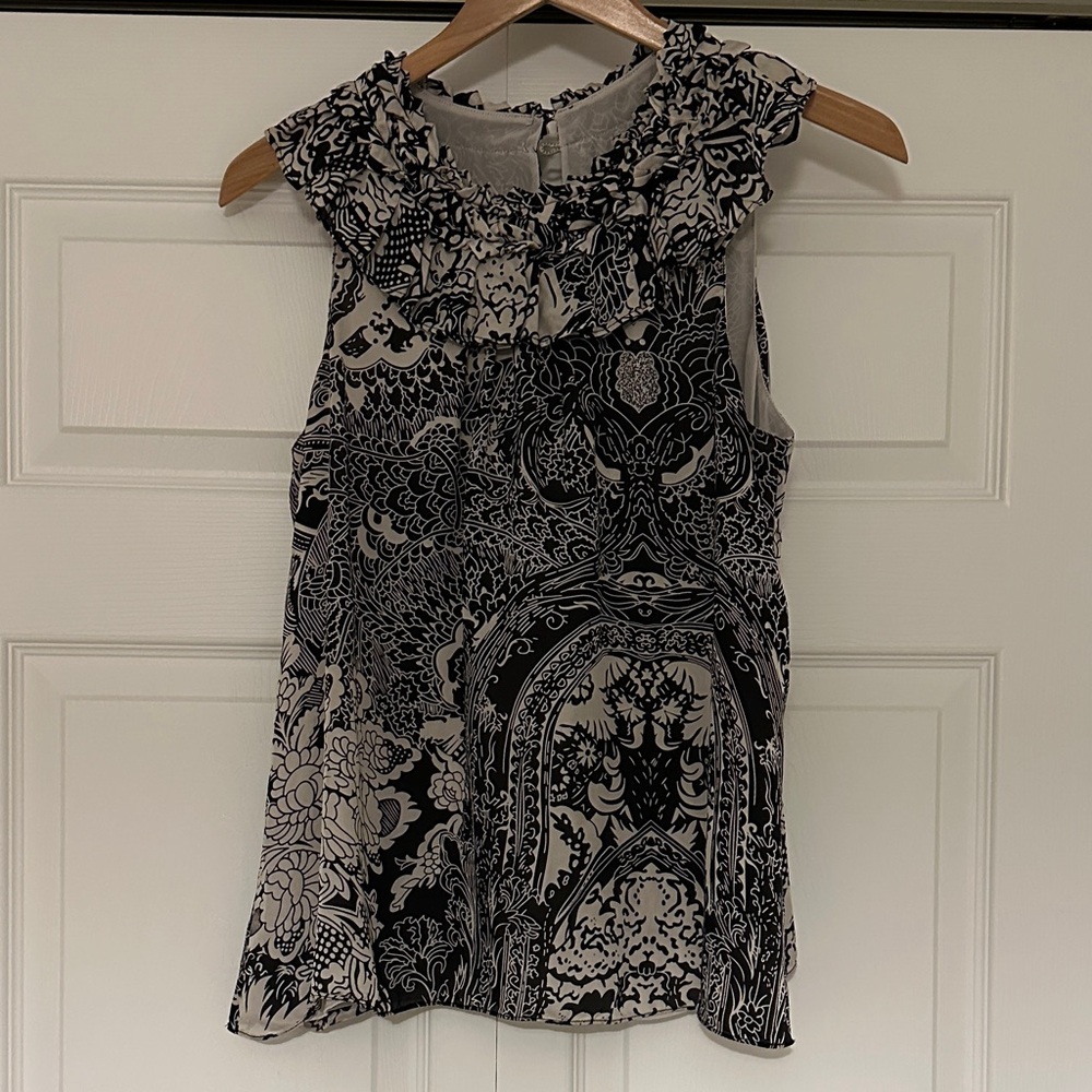 Medium Club Monaco Ruffled Collar Floral Blouse